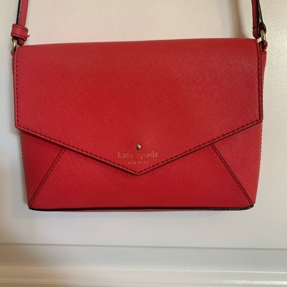 kate spade Handbags - Beautiful Kate Spade Envelope Crossbody Bag
